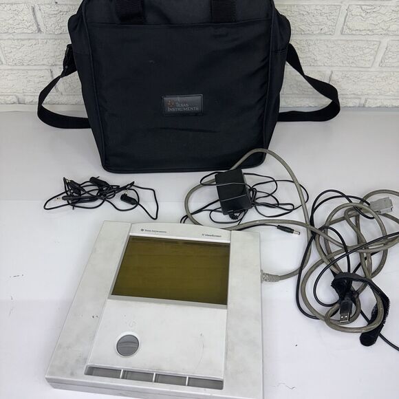 Texas Instruments TI View Screen 80 81 82 83 With Carrying Bag - Picture 1 of 3